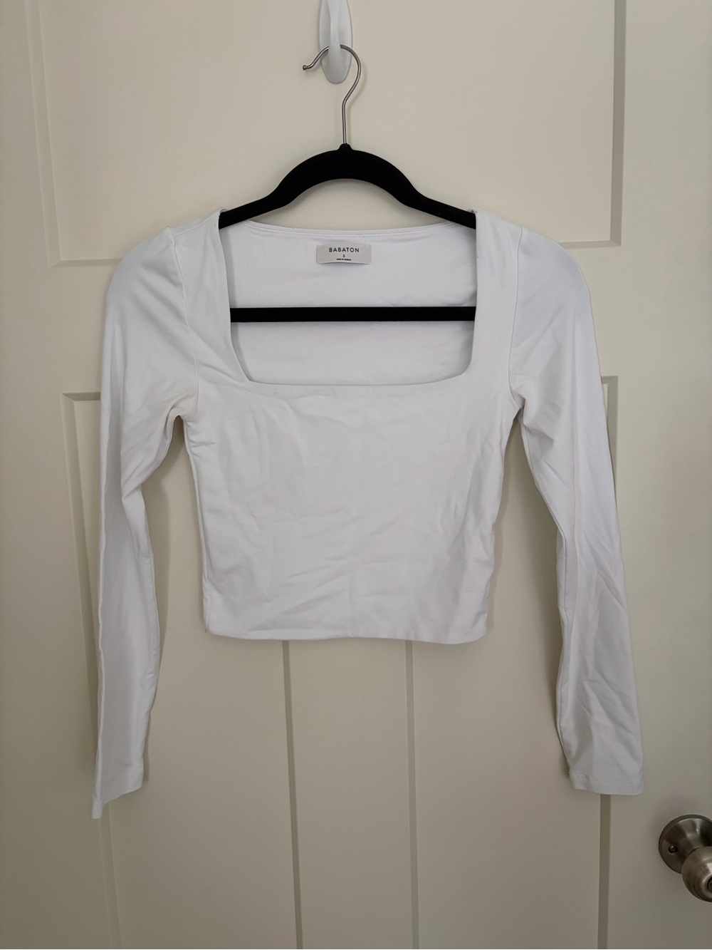 Babaton White Square Neck Long Sleeve Crop Top
